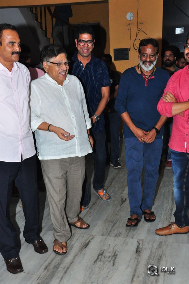 Megastar-Chiranjeevi-Watched-Special-Screening-of-Vijetha